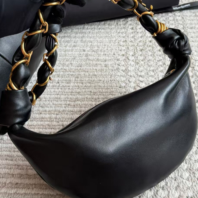 送礼盒小号羊皮材质百搭链条手提牛角包手提包腋下包黑色新款