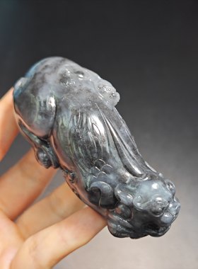 和田玉青花貔貅带子上朝把件