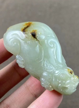 新疆和田玉籽料貔貅手把件