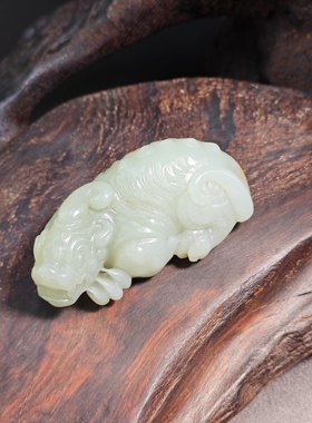 和田玉籽料貔貅把件