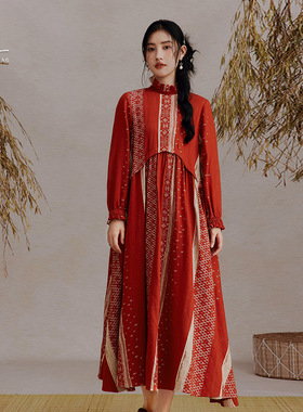 一城画一冬季复古文艺柿蒂纹提花长款连衣裙A字裙红条14411B601