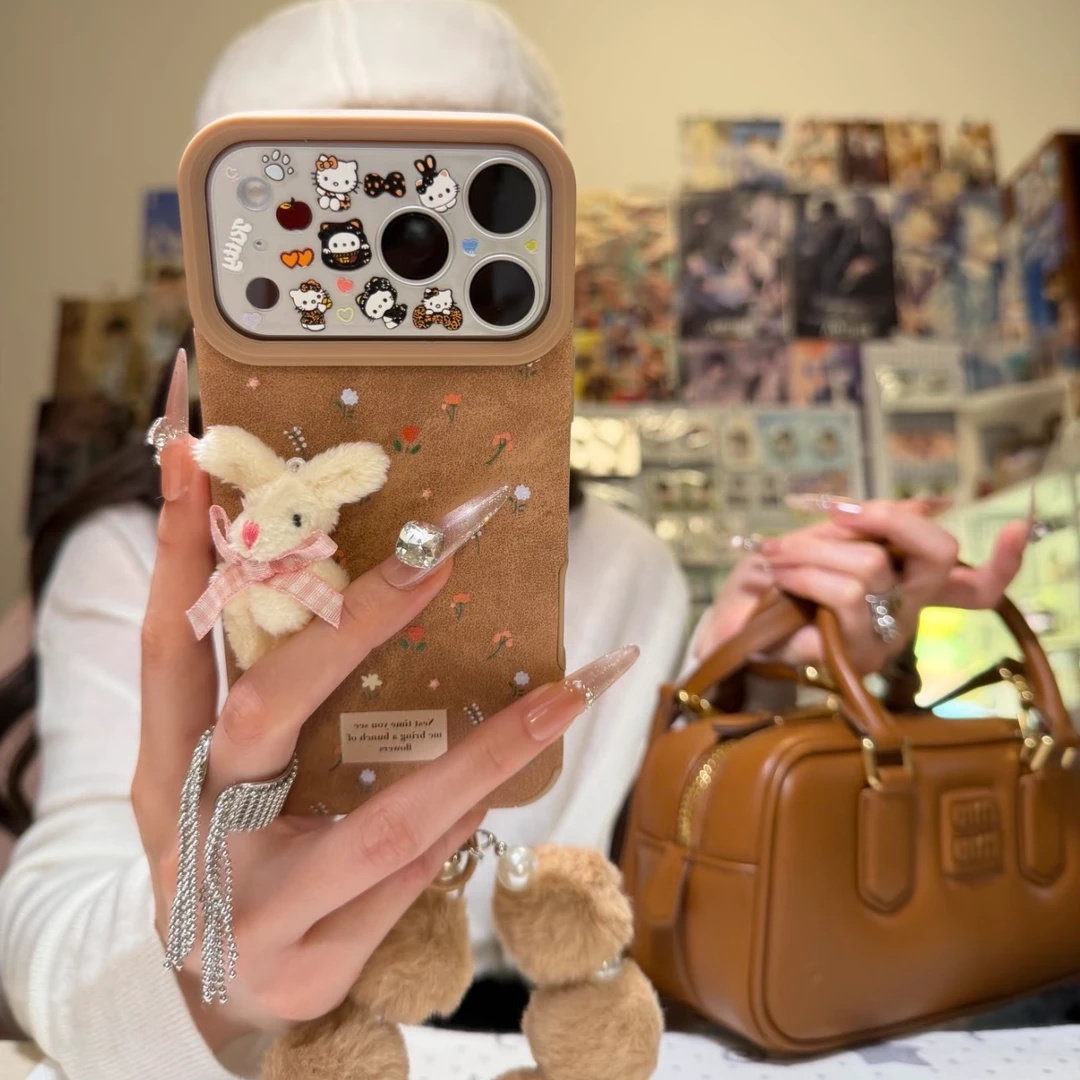 小清新碎花毛绒兔挂绳适用苹果17promax翻毛皮手机壳iPhone16/15/14/13pro磨砂vivo华为mate70小米17oppo女款