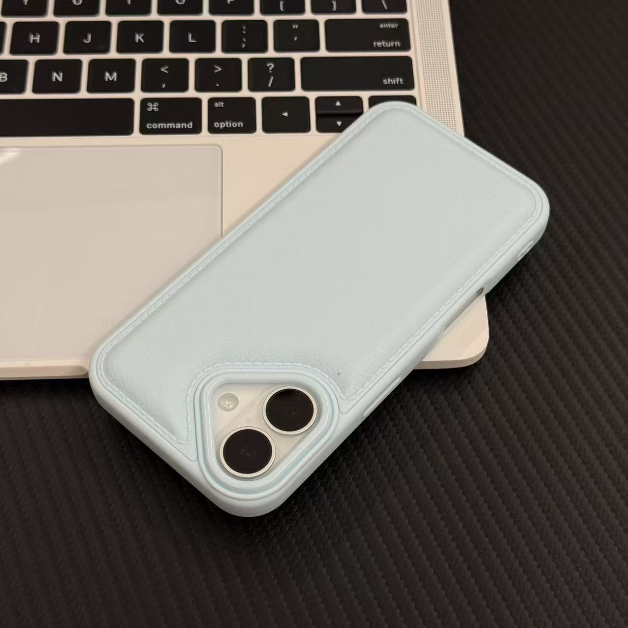 天蓝色香奈气垫硅胶防摔壳适用苹果17promax手机壳iPhone16pro简约风15plus小众14/13promax全包软套12男女11