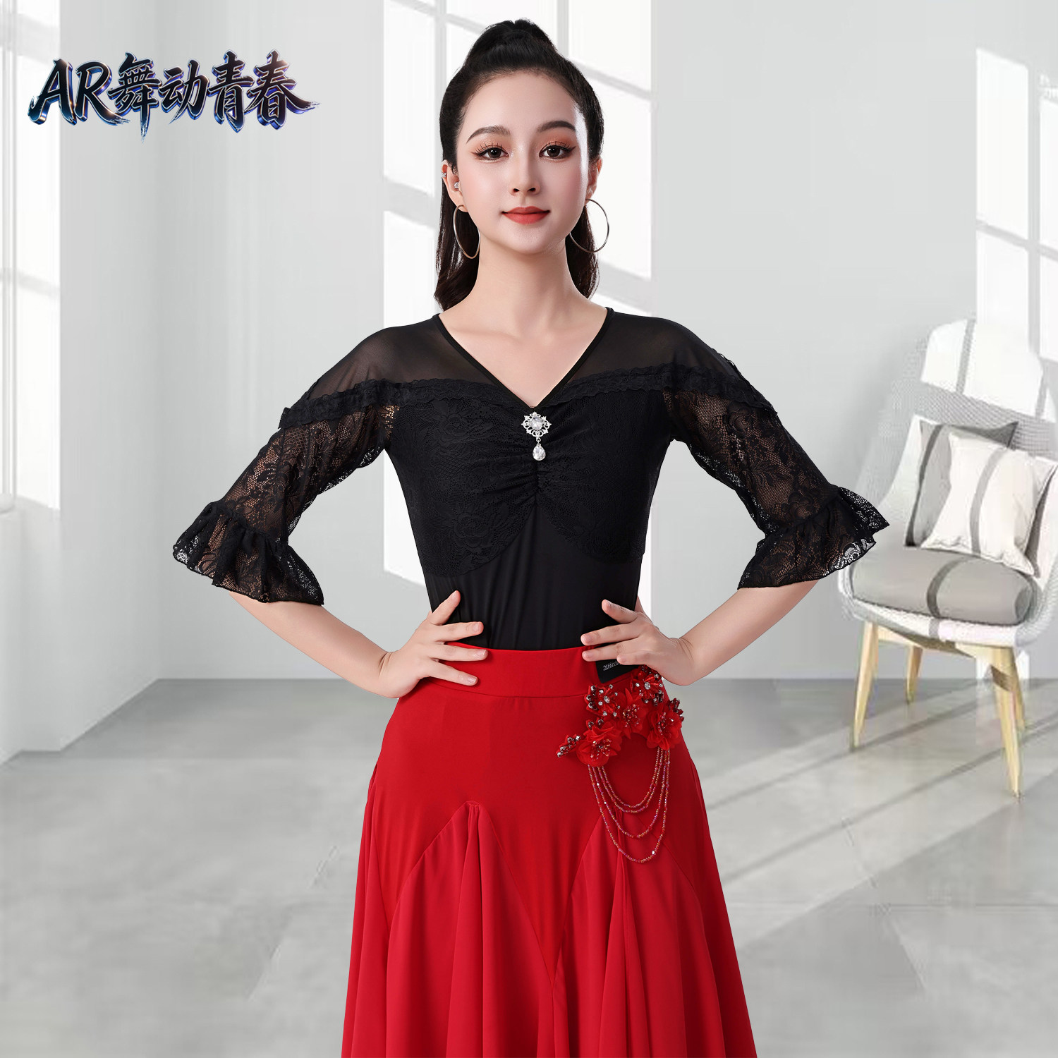 广场舞女V领蕾丝喇叭袖连体上衣