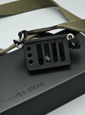 IDS Lens Down Bracket 背带斜背扣件。我们的产品通用。