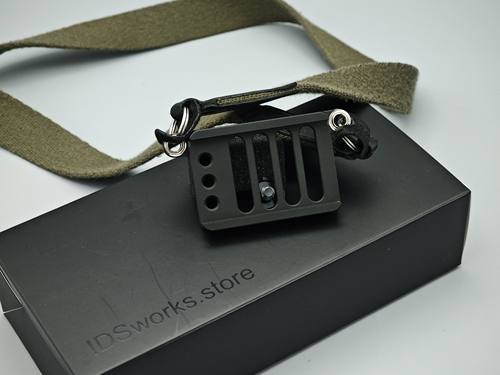 IDS Lens Down Bracket 背带斜背扣件。我们的产品通用。