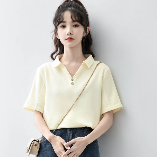 Летняя абрикосовая футболка, воротник поло, свободный крой