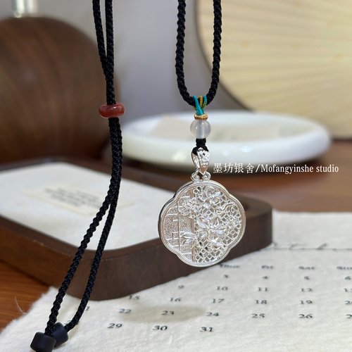 苏韵·新中式镂空立体梅花银锁