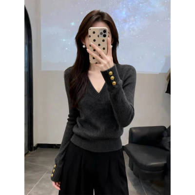 轻奢风V领长袖女士上衣冬