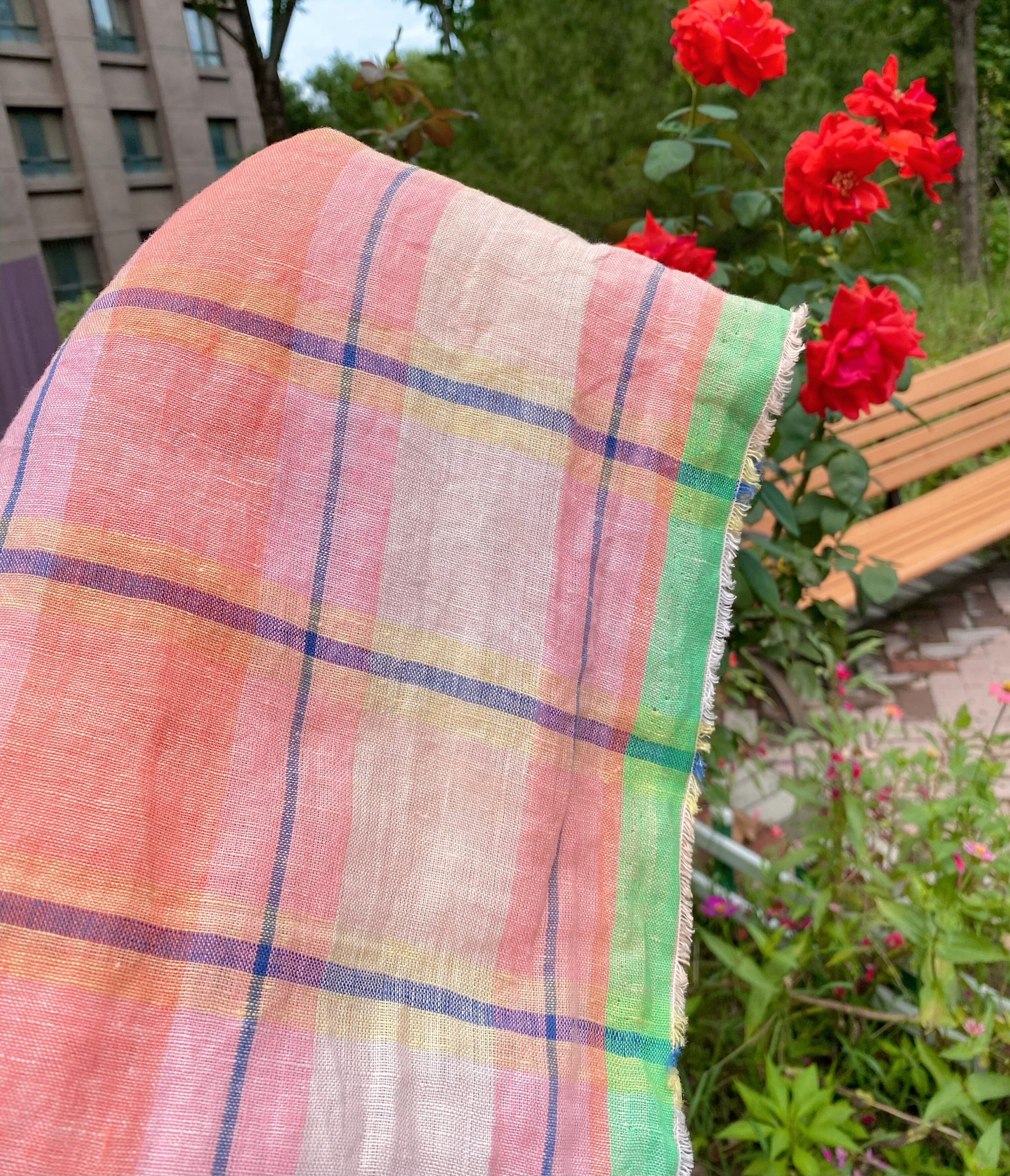 粉色亚麻格子绿布边亚麻布料半米价格宽度1.4米偏稀疏一点夏季,纺织面料/辅料/配套,面料/布类,淘宝优惠券,粉丝福利购,淘宝优惠卷