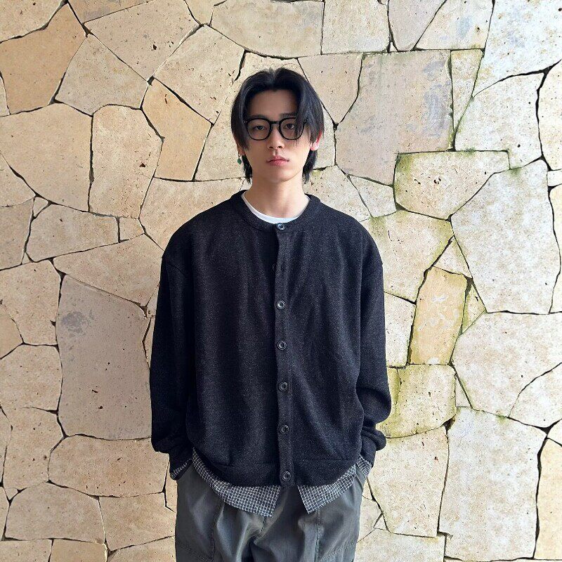柔软亲肤高弹立体剪裁针织开衫男