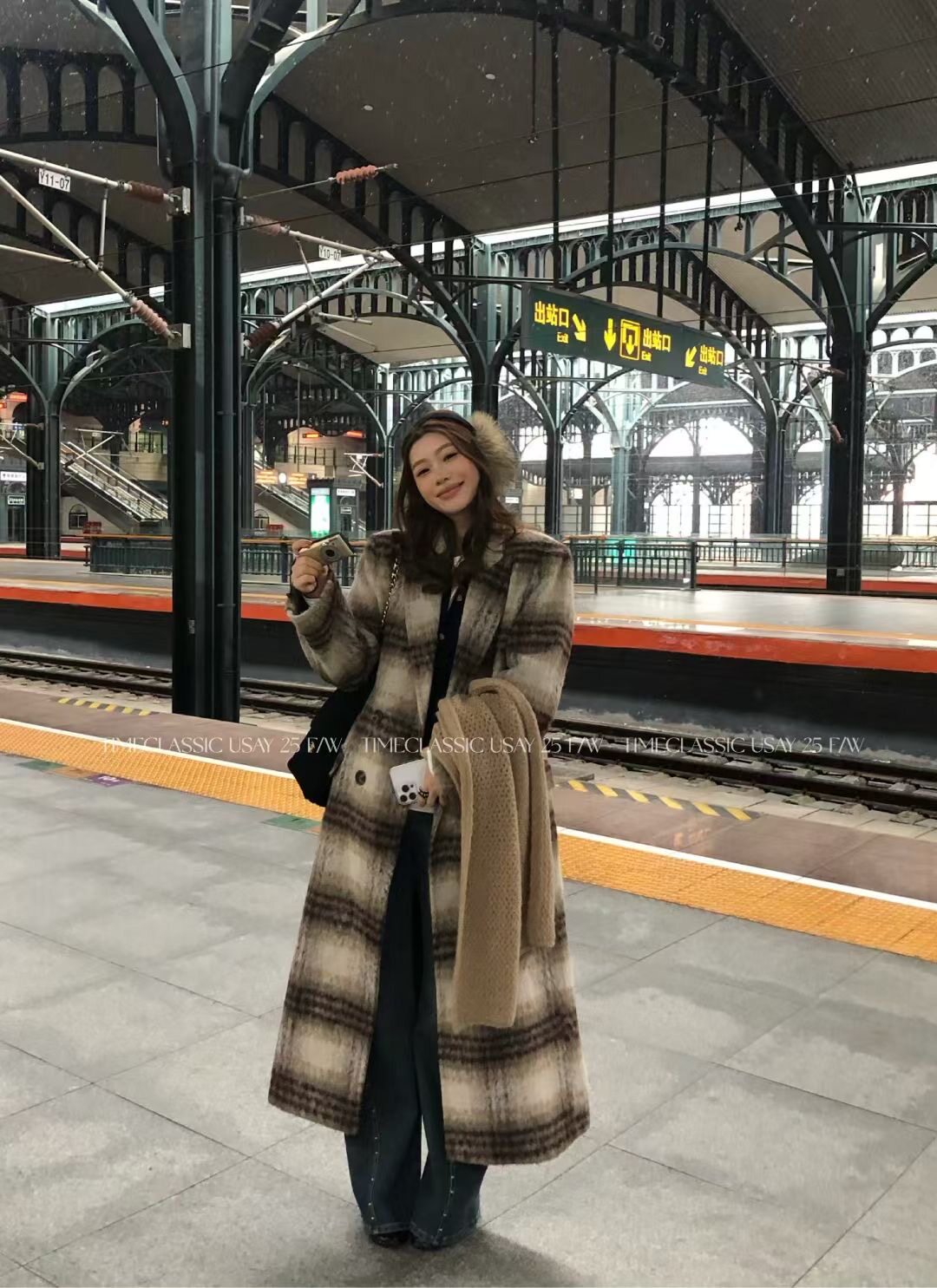 SY韩系新款时尚设计感小众高品质格纹呢子大衣外套女气质带围巾女