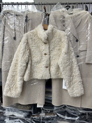 SY韩系新款时尚设计感小众高品质立领长袖皮毛一体加厚保暖短外套