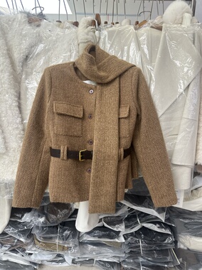 SY法式新款时尚高品质圆领小香风加羽绒外套女短款毛呢带围巾外套