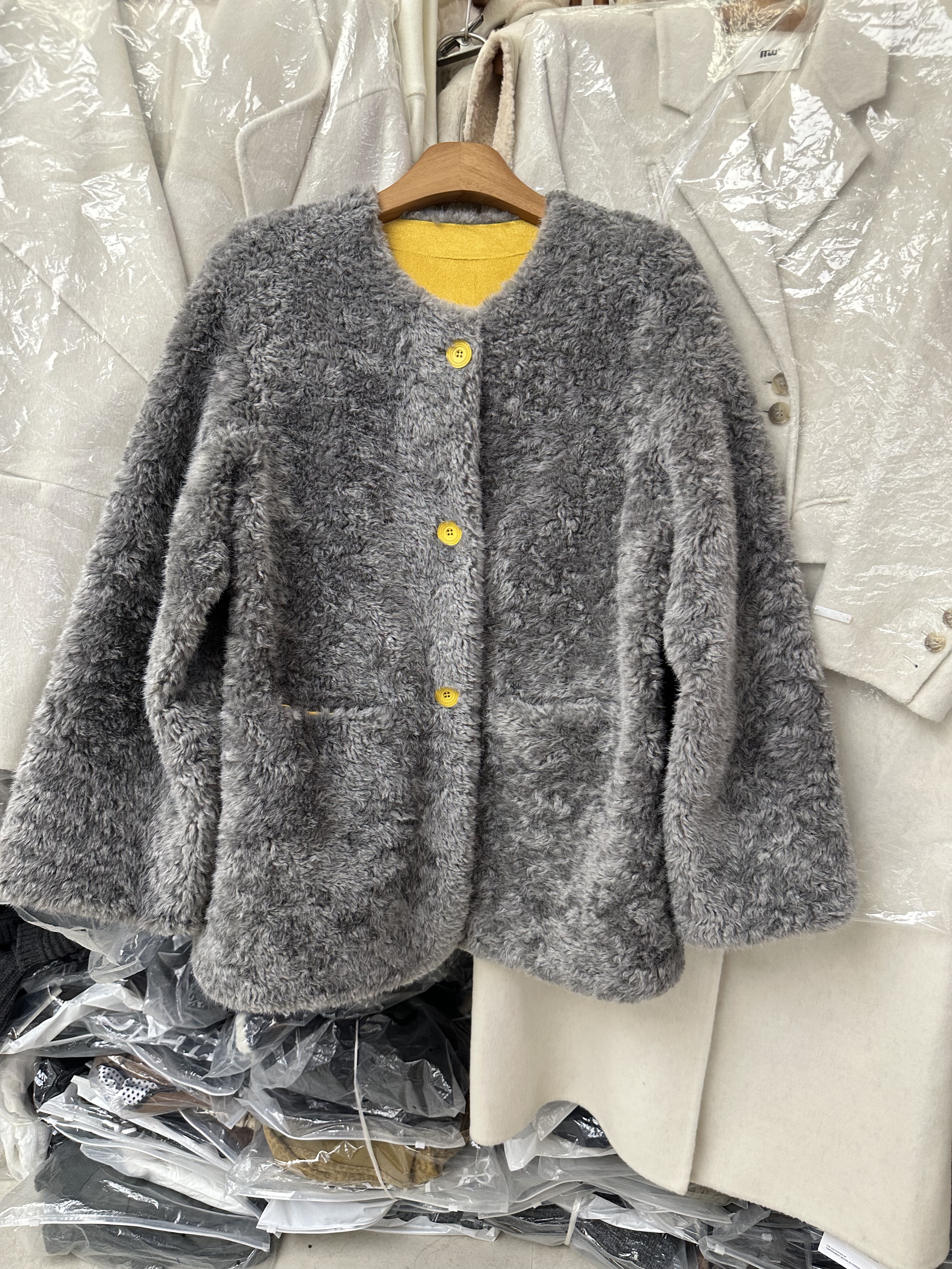 SY韩系新款时尚高品质圆领毛毛外套女宽松休闲保暖皮毛一体大衣女,女装/女士精品,皮草,淘宝优惠券,粉丝福利购,淘宝优惠卷