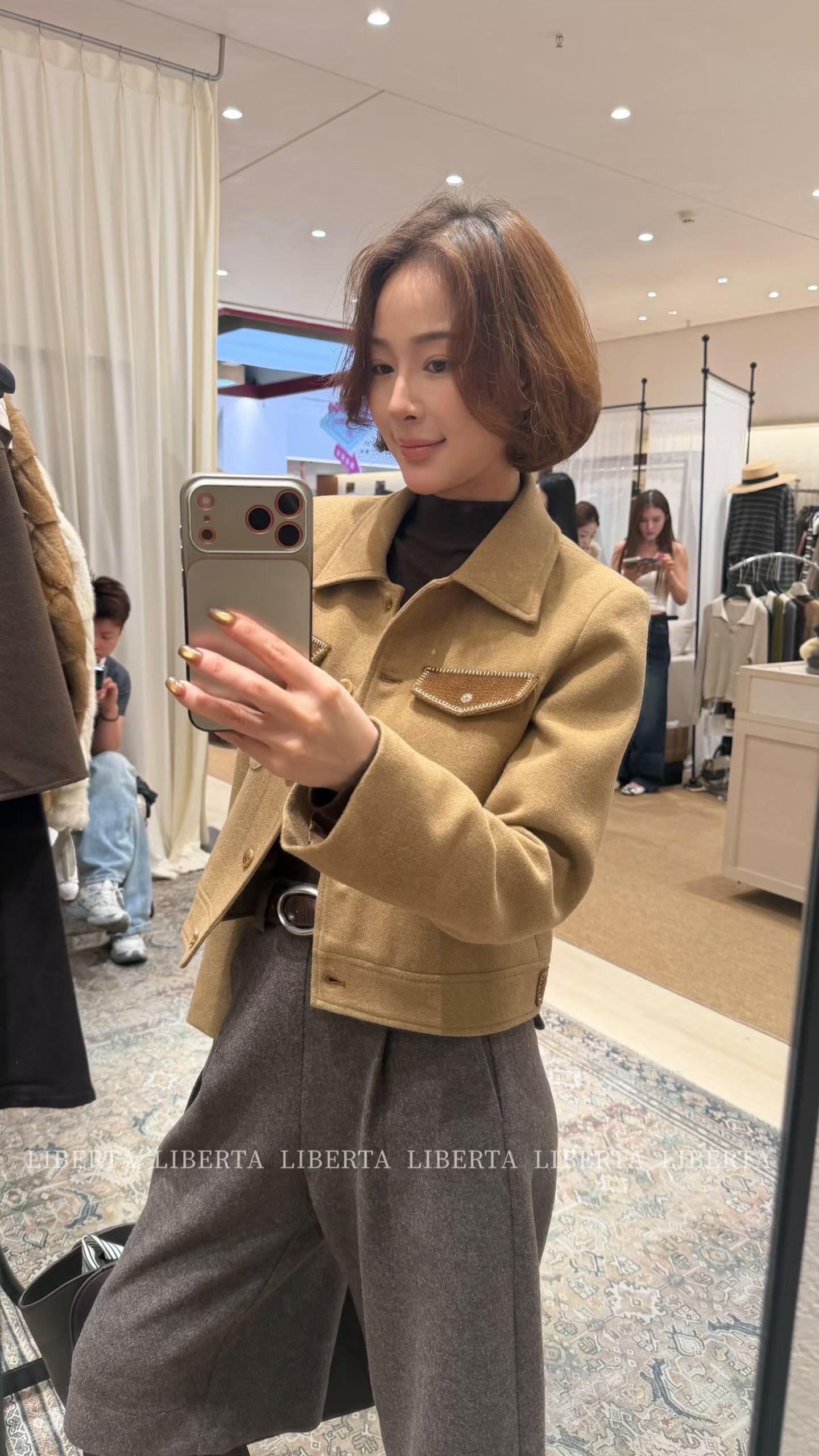 韩系新款时尚高品质翻领兜兜拼色呢子短款夹克外套毛呢小个子大衣