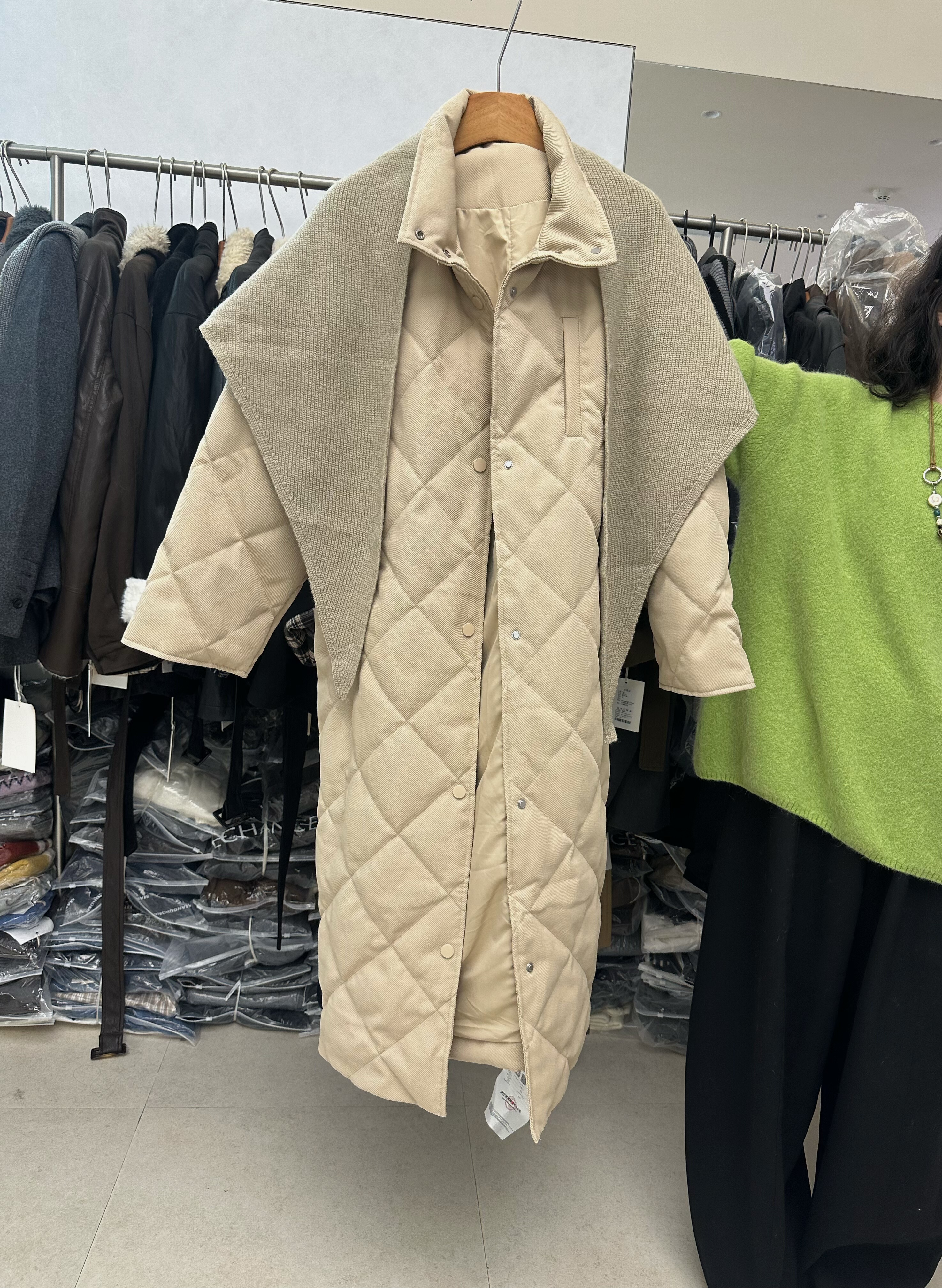 SY韩系新款时尚高品质菱格纹羽绒服外套中长款国标外套带披肩大衣