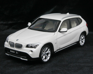 京商 1:18 宝马X1 xDrive 28i E84 合金仿真静态汽车模型