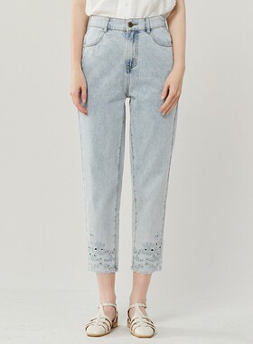 Famecoco折扣店镂空花边刺绣浅色牛仔裤显瘦九分直筒裤FAB3GA012