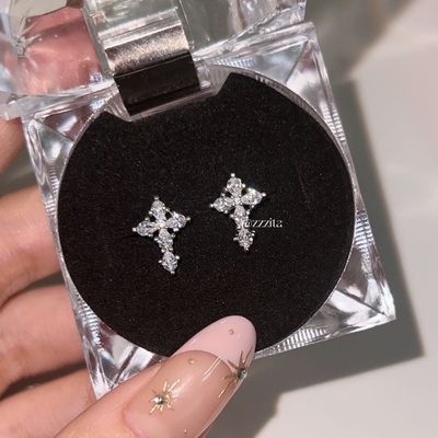 闪钻十字架小耳钉精致简约