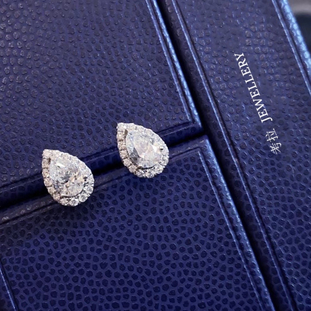 水滴形钻石耳钉女轻奢小众白金纯银60分梨形真钻耳环耳饰莫桑钻