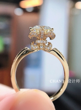 王后鸢尾花戒指 女轻奢小众18K金黄金皇冠燕尾花指环纯银莫桑钻石