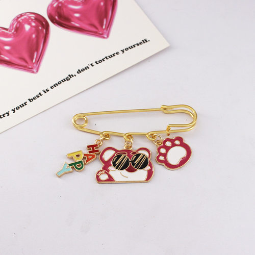 草莓熊胸针金属徽章男女