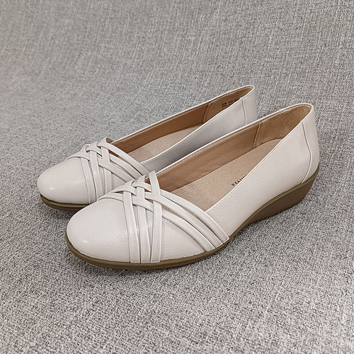 外贸休闲简约坡跟轻便底单鞋一脚蹬懒人鞋套脚圆头大码女鞋 T3570