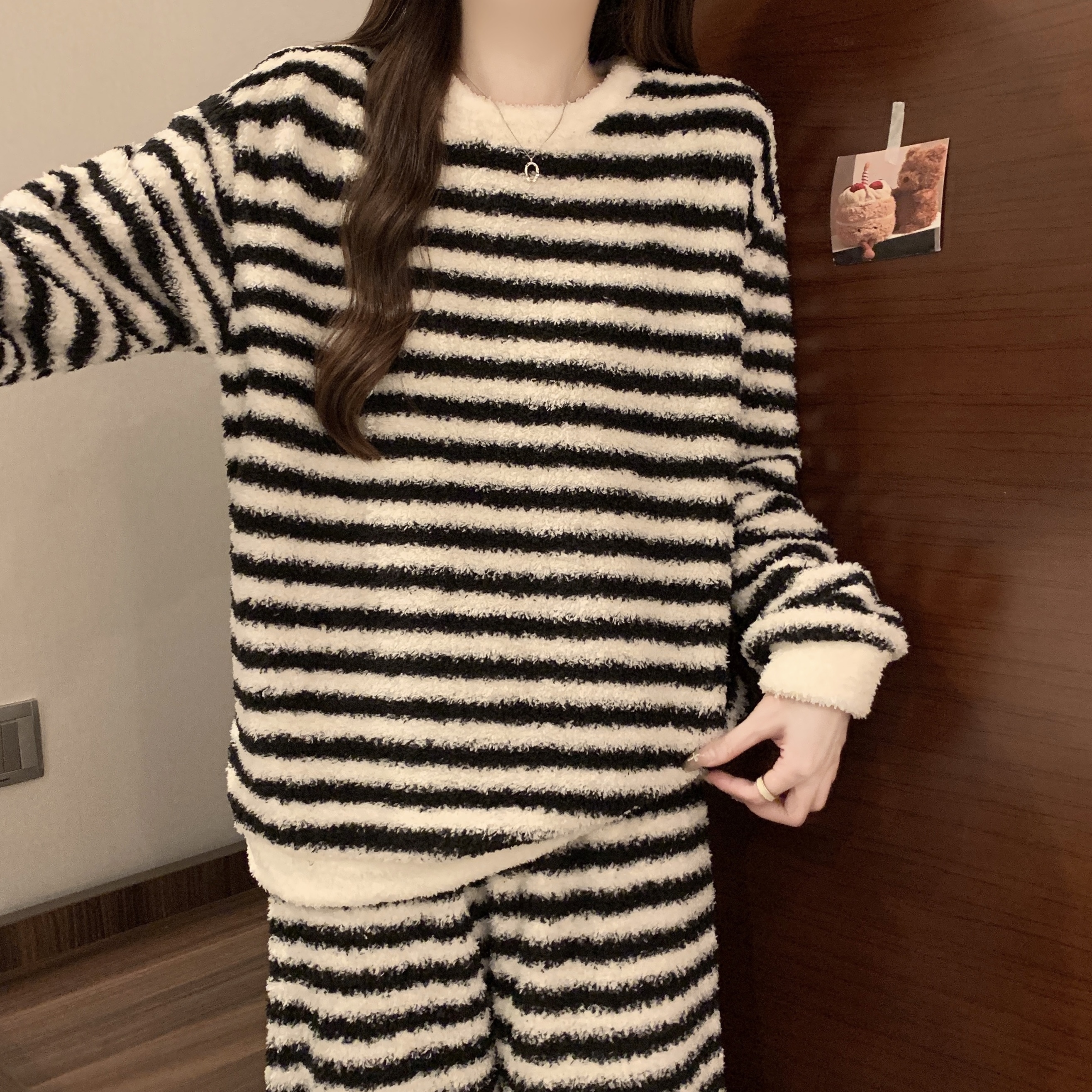 2025年半边绒冬季新款珊瑚绒睡衣