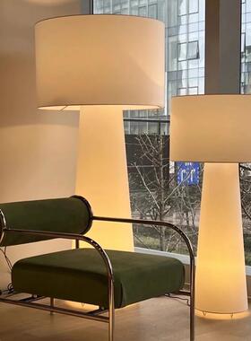 客厅落地灯设计师奶油风卧室氛围高级感侘寂风网红艺术布艺大台灯