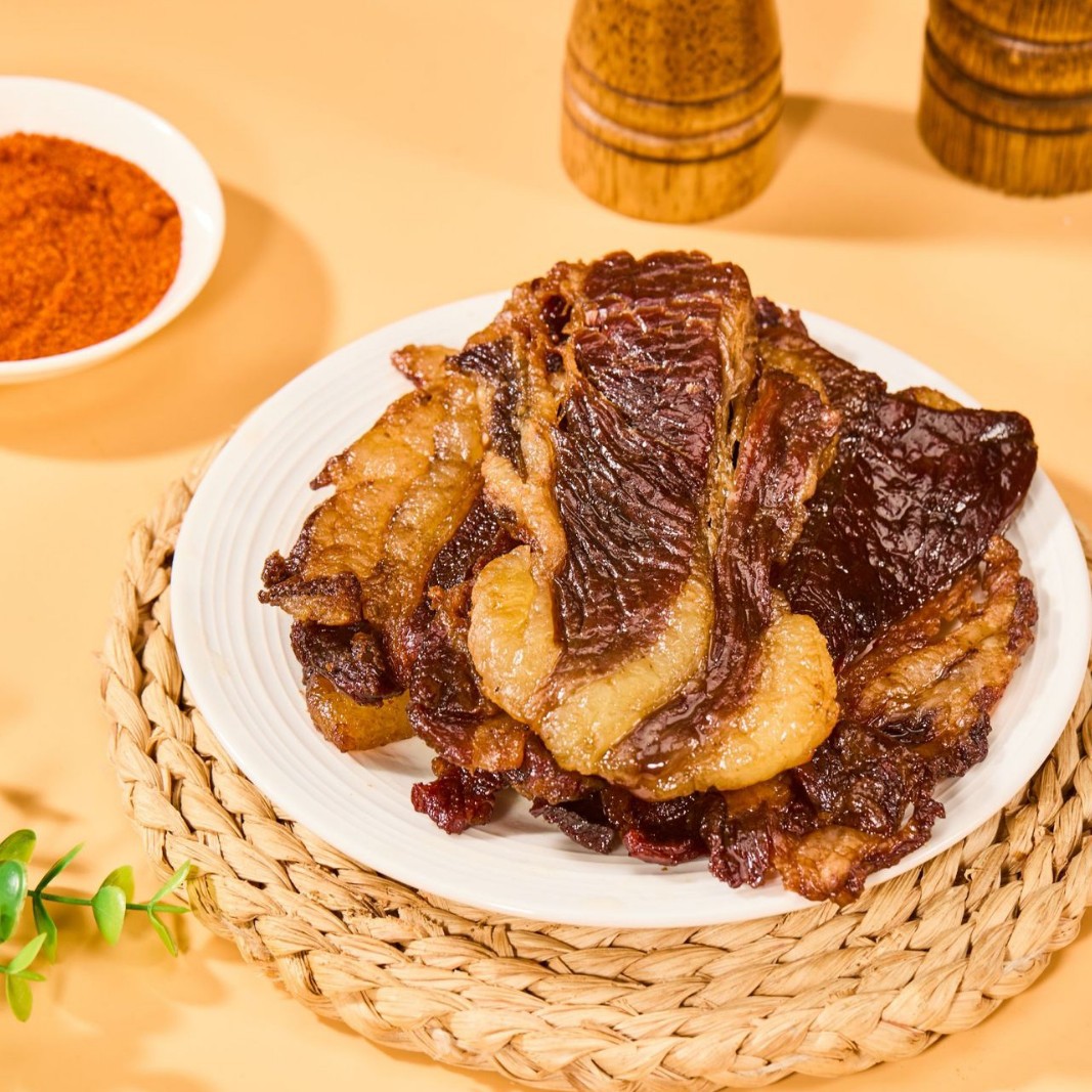 内蒙古现烤风干牛胸口肥瘦相间牛肉脆弹牛胸口下酒解馋小吃