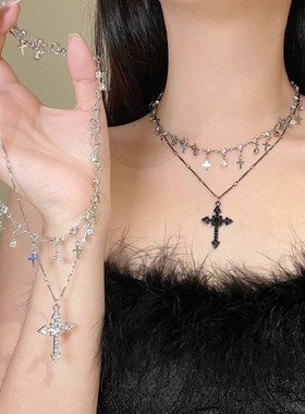 暗黑甜酷设计感镶钻十字架吊坠项链女小众高级感多层叠戴锁骨链潮