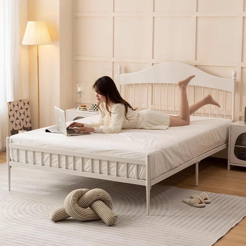 奶油风铁艺儿童床1.8双人床现代简约铁架床1.2小户型单人床女男孩