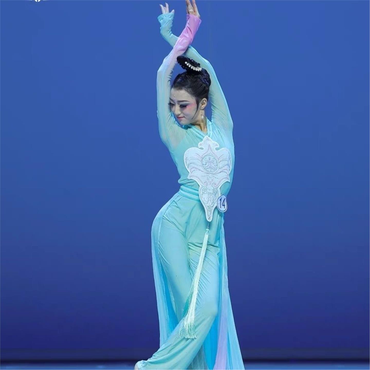新品古典舞天宫掠影舞蹈服汉唐舞女飘逸中国风舞伞扇子道具表演服