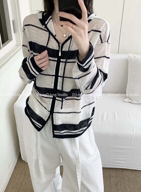 巨洋气！/黑白像素/条纹连帽长袖防晒外套女【衣长58胸围108】831