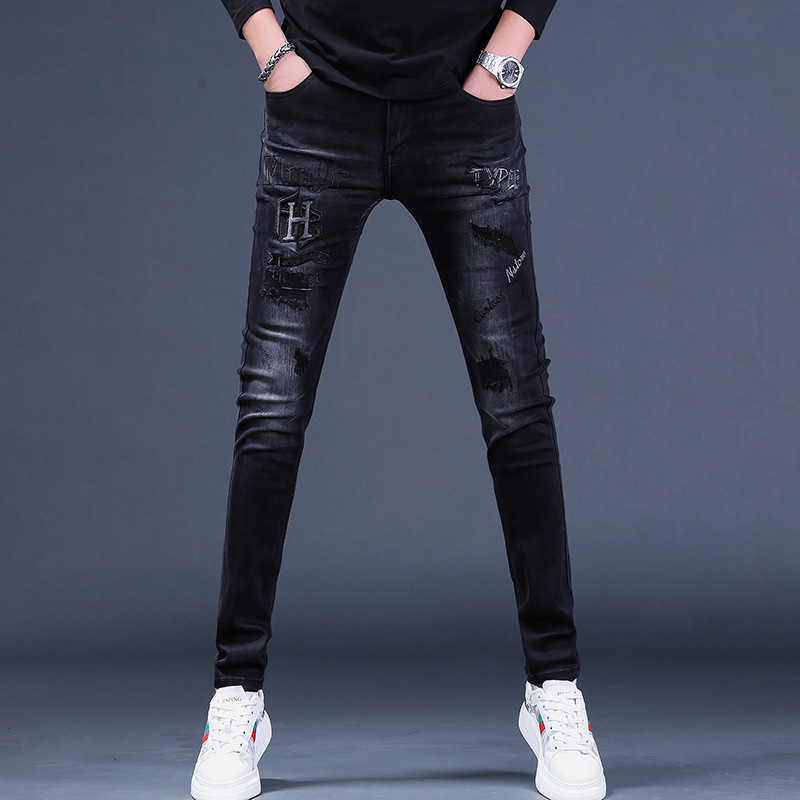 2023新款秋季男士刺绣破洞牛仔裤男潮牌修身小脚黑色休闲裤子潮流