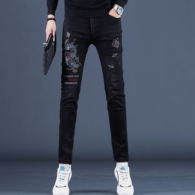 秋季款2025新款紧身刺绣牛仔裤男士修身休闲潮牌黑色小脚裤子潮