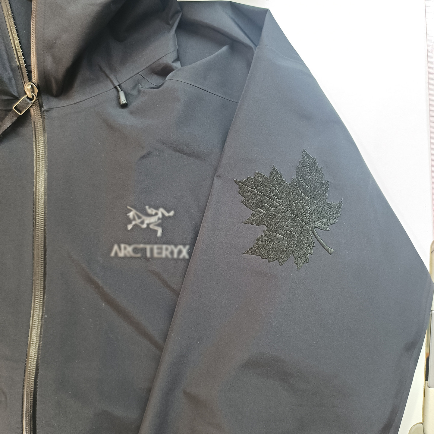 户外运动服装始祖鸟冲锋衣裤子破损修补羽绒棉服开胶修复拉链维修