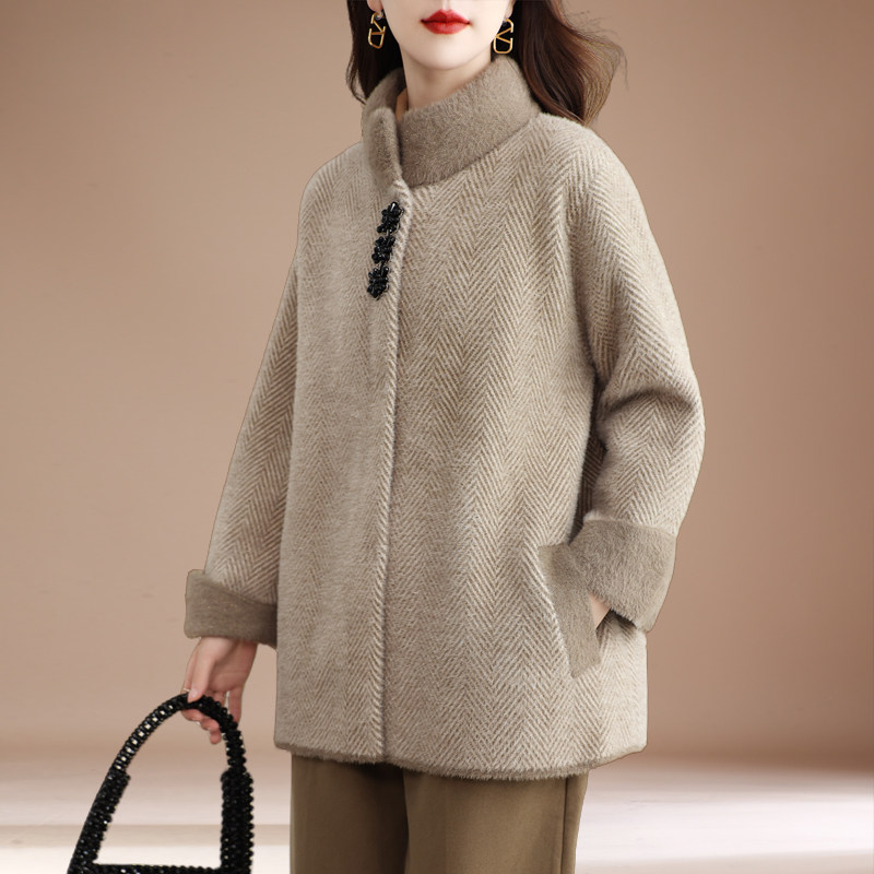 妈妈春装大衣洋气加厚外套中老年女2026新款高贵春秋仿水貂绒上衣