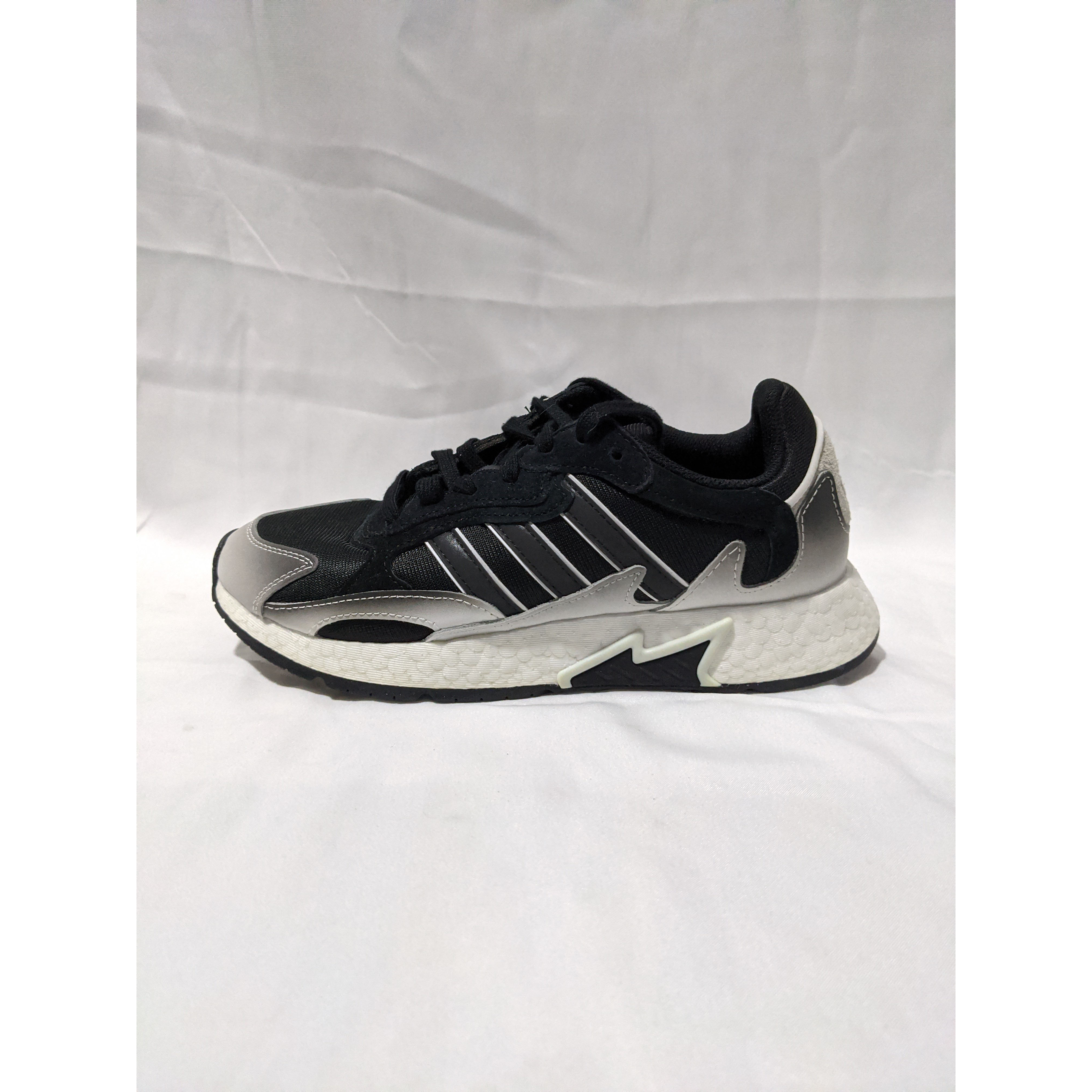 adidas Originals Tresc Run BOOST 三叶草女经典款慢跑鞋 EG7394