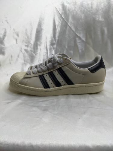 三叶草 adidas Superstar 80s 女休闲滑板鞋 CQ2512 做旧遗胶色差