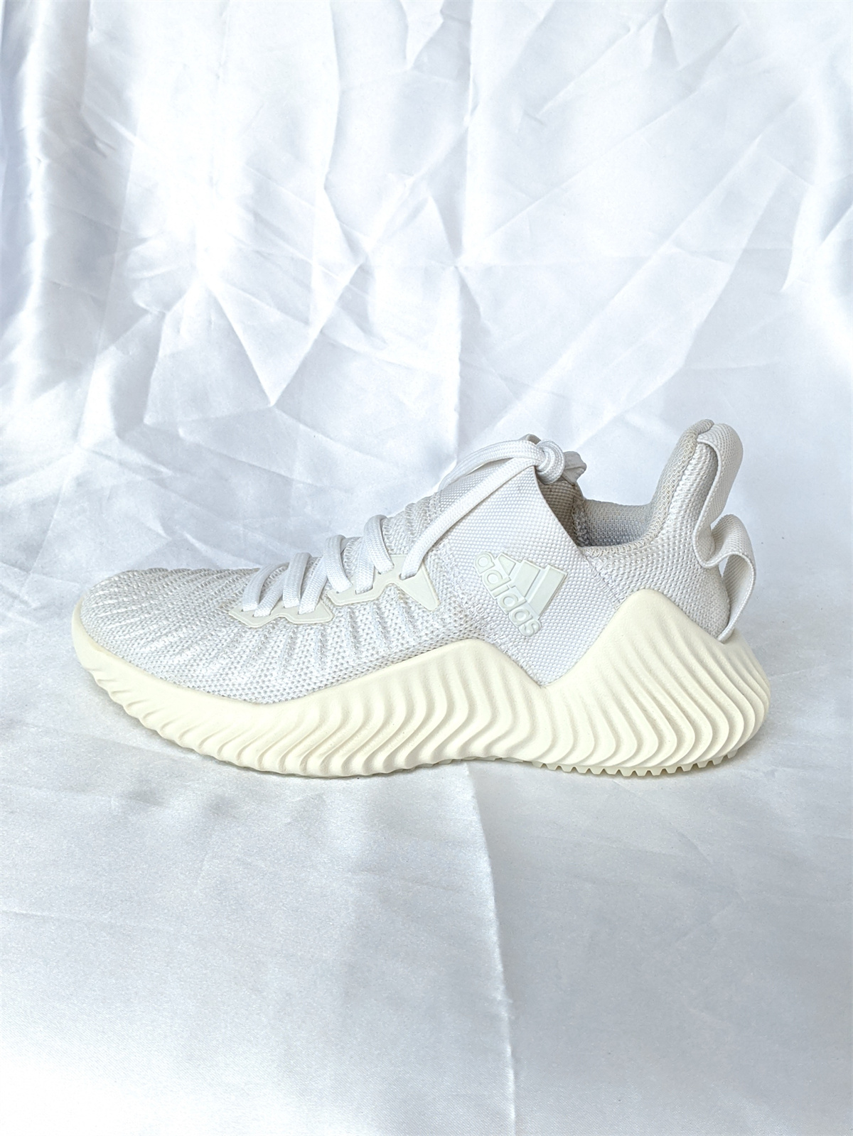 酷动城 adidas AlphaBOUNCE TR 女子经典款休闲鞋跑步鞋 D96450