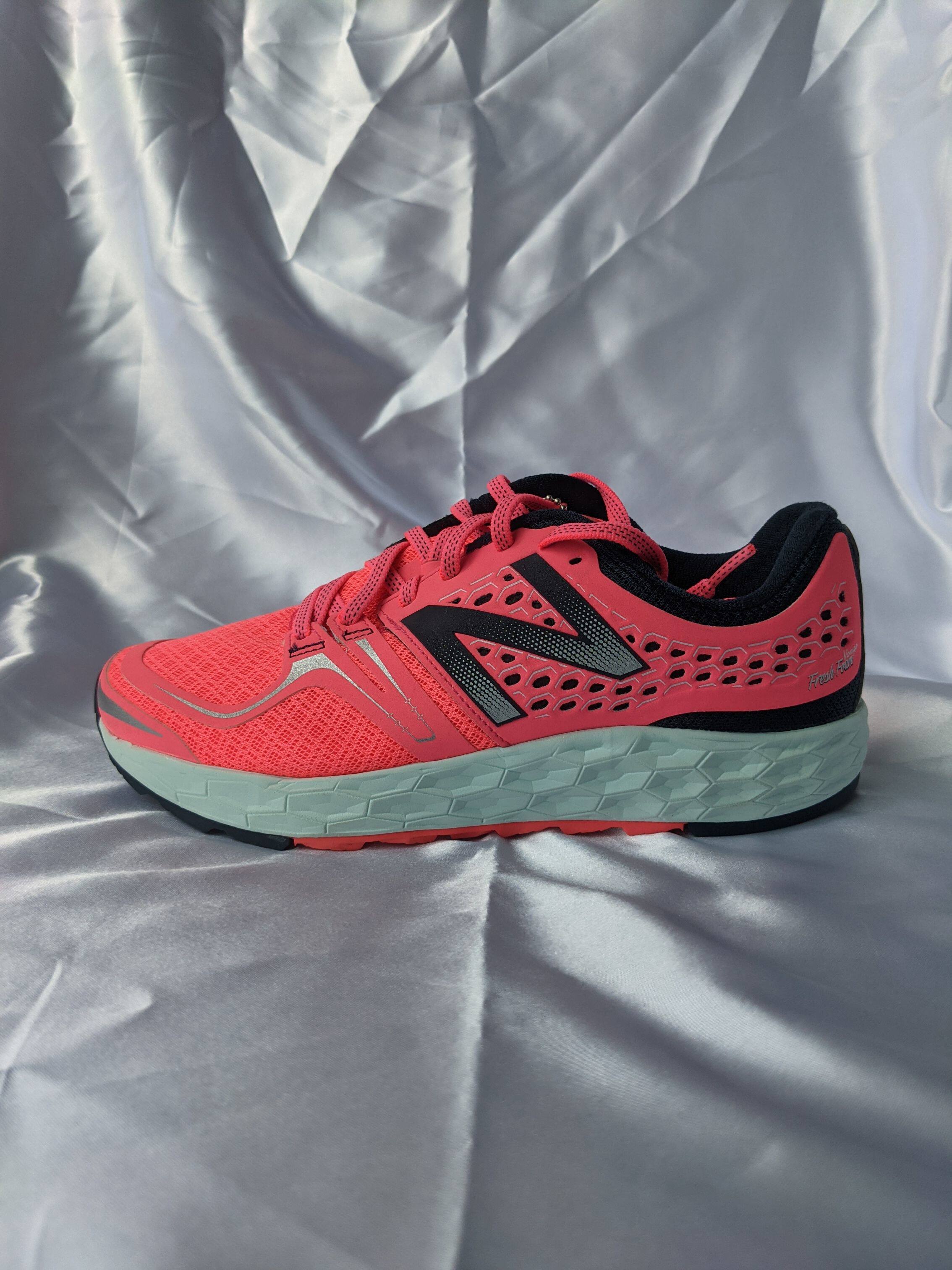New Balance Fresh Foam Vongo 女子专业夏季马路跑步鞋 WVNGOPP