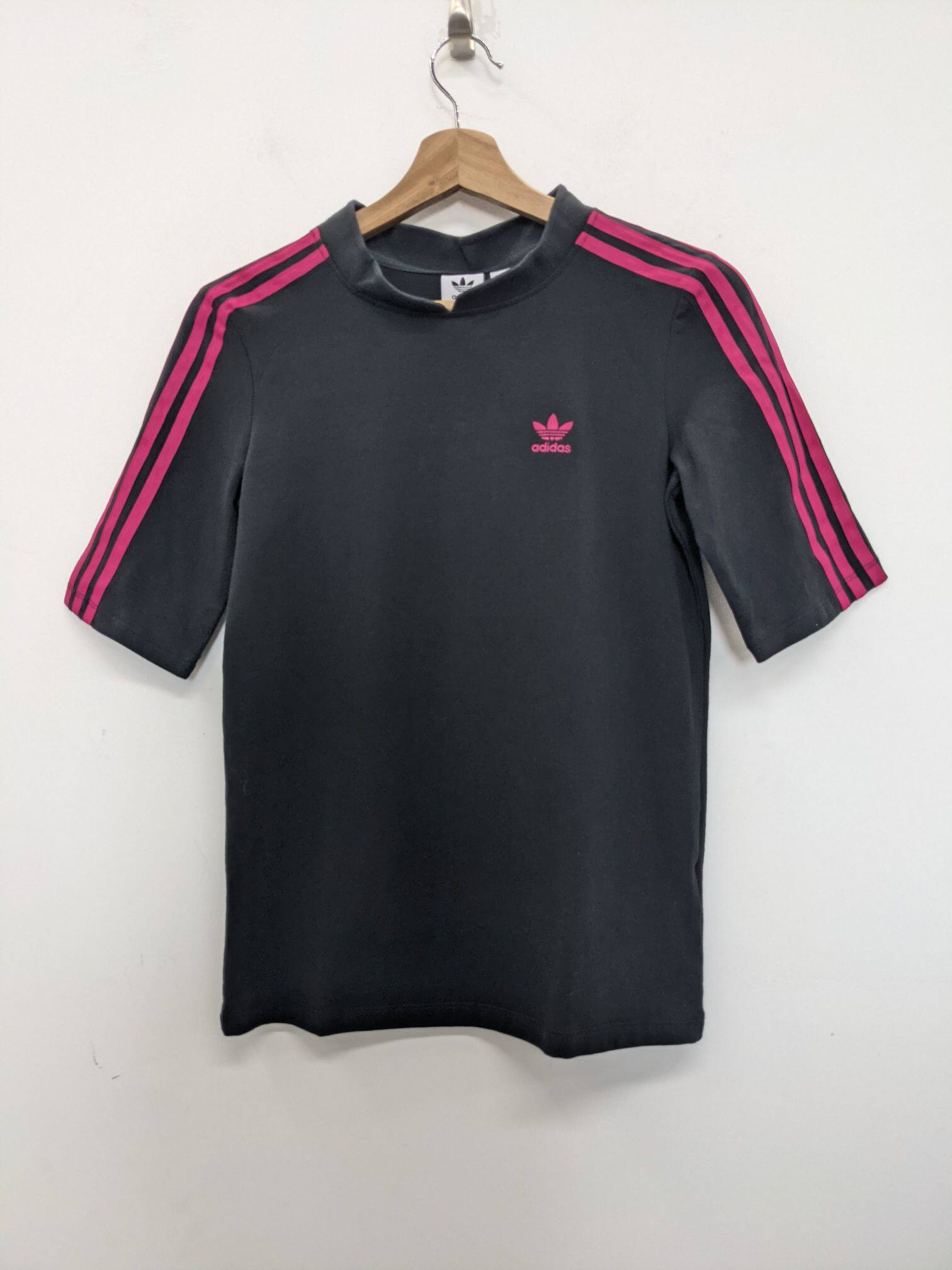 Adidas女子经典款短袖
