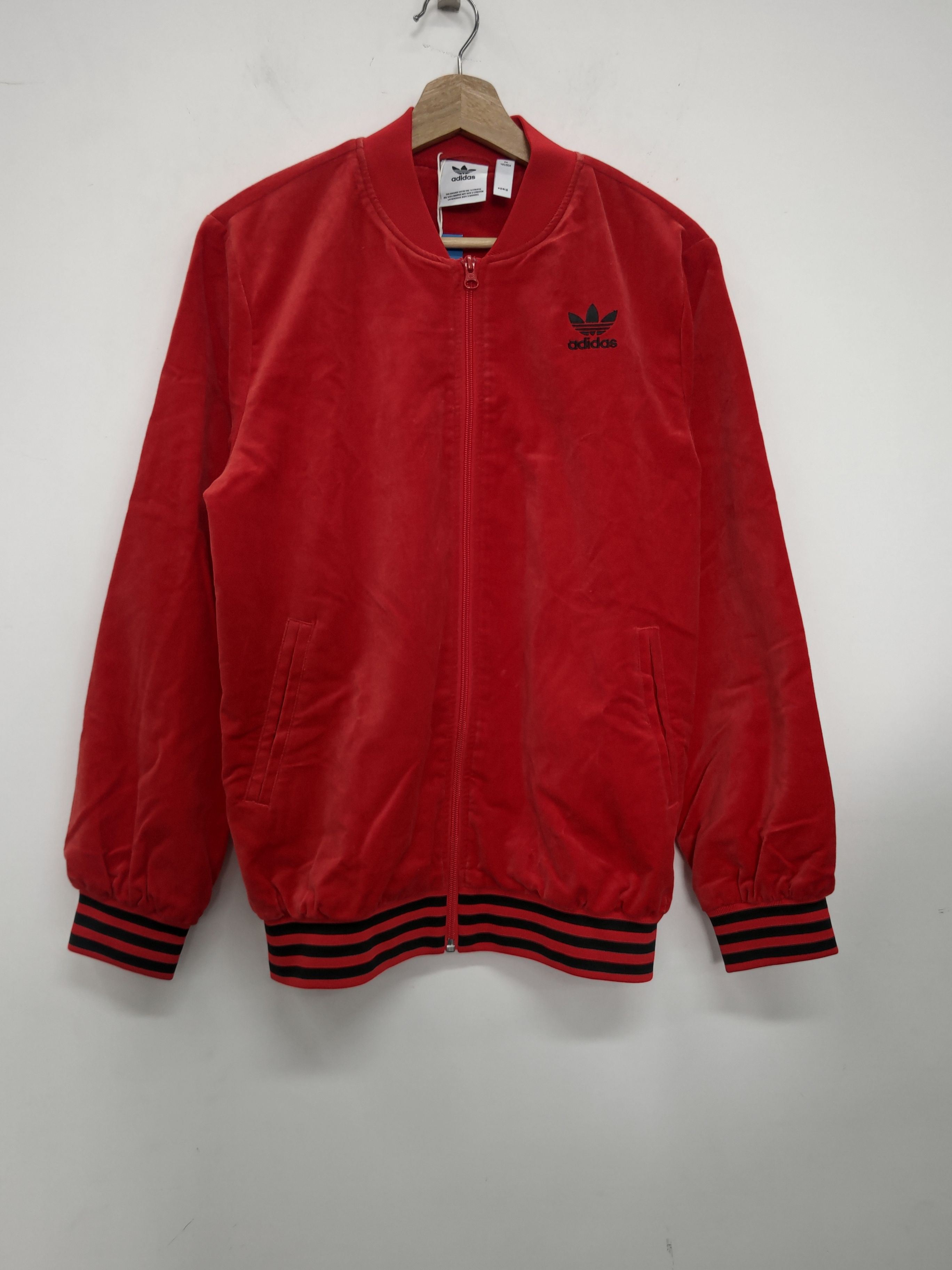 阿迪达斯ADIDAS 戚薇同款 经典时尚红色爱心刺绣外套卫衣FH8560