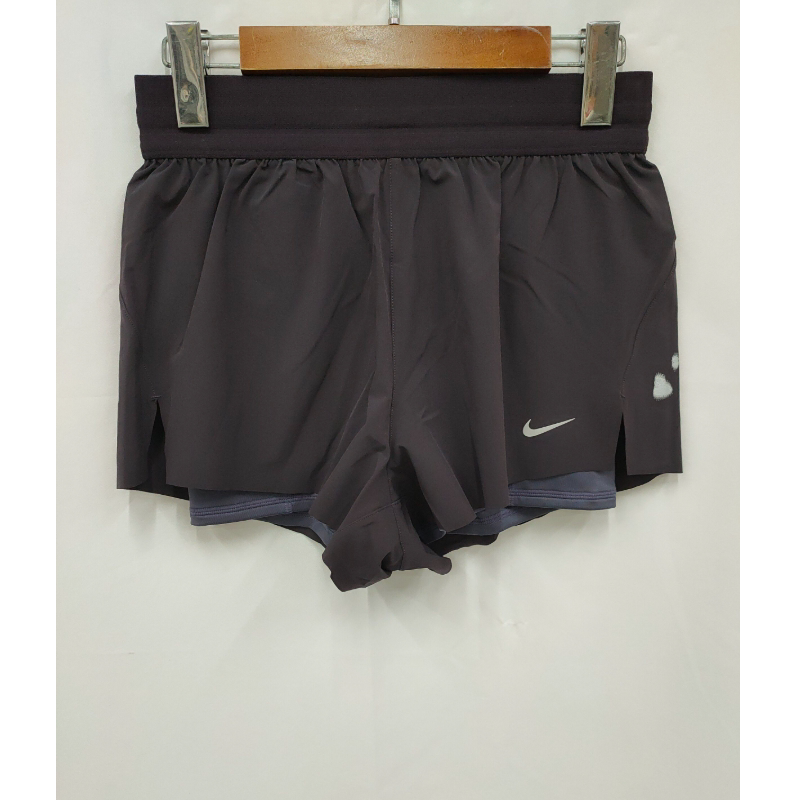 Nike Genuine Swift Dri FIT 女子带内衬速干跑步短裤 IR7594-651
