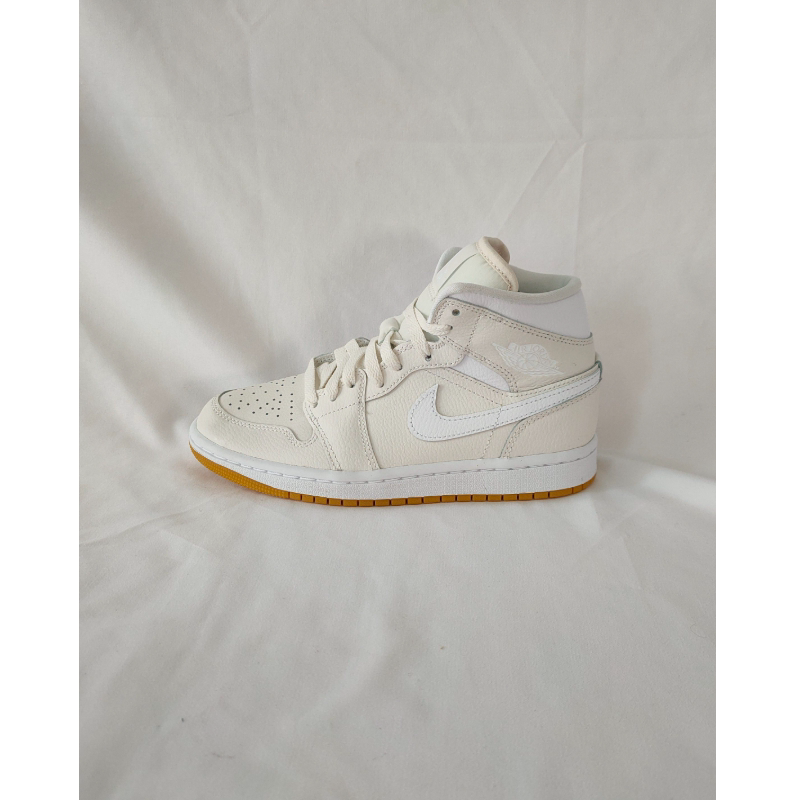 正品 Air Jordan 1 Mid AJ1 白月光 女高帮复古休闲鞋 BQ6472-021