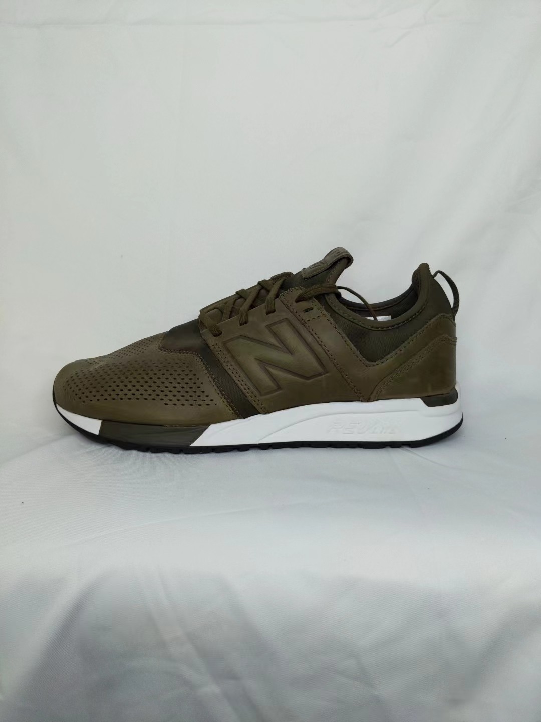 NB247 Leather Olive 男女中性橄榄绿休闲鞋 MRL247NO