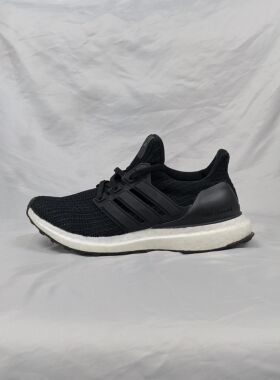 ADIDAS ULTRABOOST 4 女子经典黑武士训练运动休闲跑步鞋 G58439