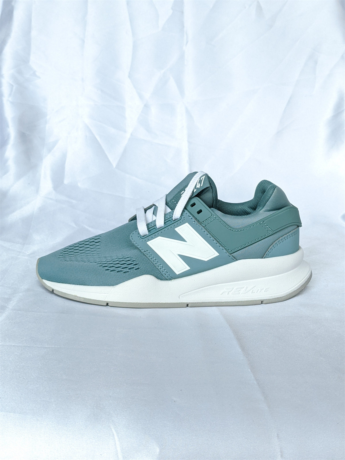 NEW BALANCE/NB 247 男女大童 女子经典款透气休闲跑步鞋 WS247UF
